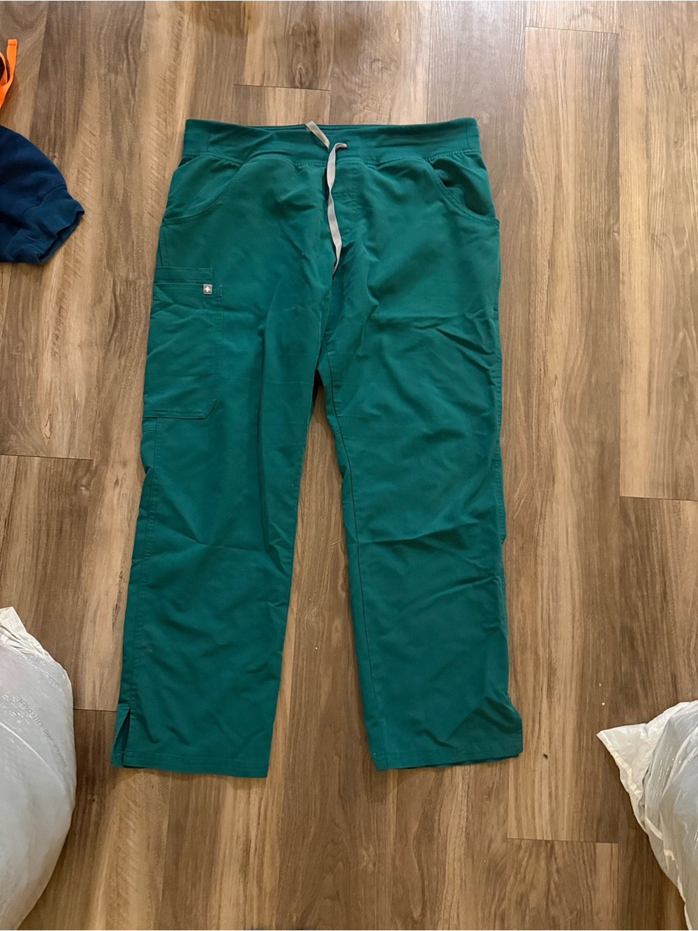 Figs Women's Green Cargo Scrub Pants